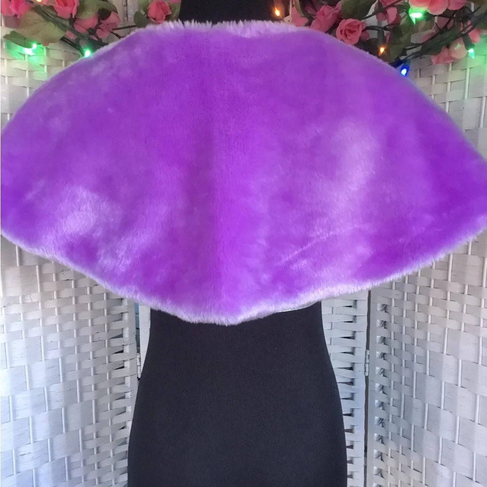 Light Purple Faux Fur Cape Capelet Lavender Lilac Amethyst NWOT - Picture 5 of 16